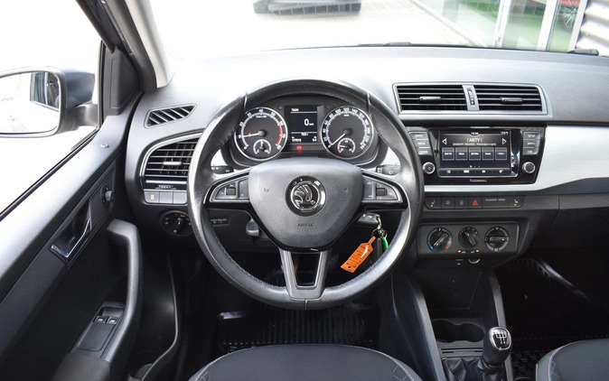 Skoda Fabia cena 36900 przebieg: 177164, rok produkcji 2019 z Poznań małe 742